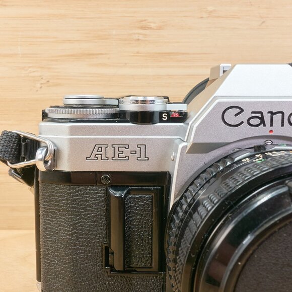 Legendary Canon AE-1 35mm film SLR paired with a bright Canon FD 50mm f/1.8 lens - Picture 3 of 10